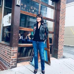 Meet your Posher, Jennifer